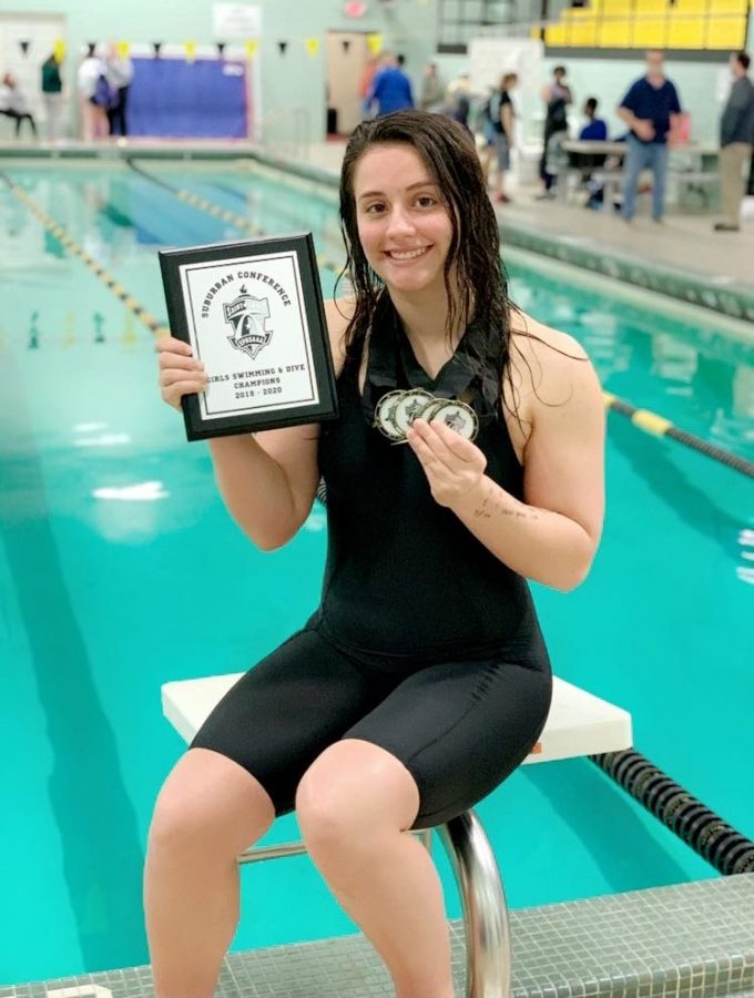Senior Alyssa Lane breaks 100 meter breaststroke record