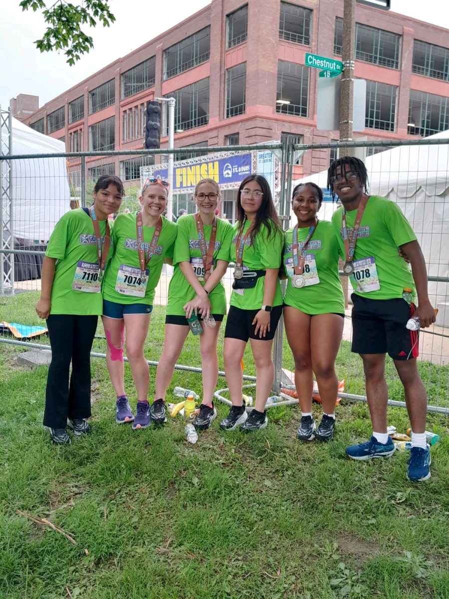 From L to R -  Geydi Ulloa-Cubas, Meredith Alton, Katrina Kesselring, Laura Garcia-Oliver, Egypt Draper, and Kavi Draper were the runners who finished the race. 